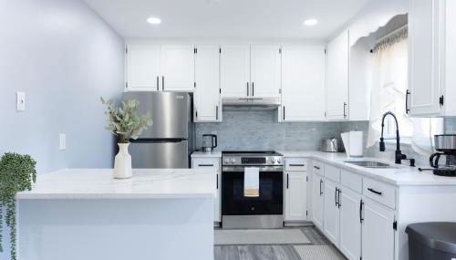 Charming 3BR Home With a Deck and Yard - Foto 2