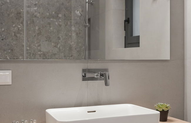 Athenian Riviera Secluded Apartment - Photo 25