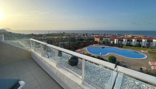 Stunning 2 bedroom apartment with full view of the sea and marina , full sun - Foto 4