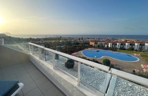 Stunning 2 bedroom apartment with full view of the sea and marina , full sun - Foto 4