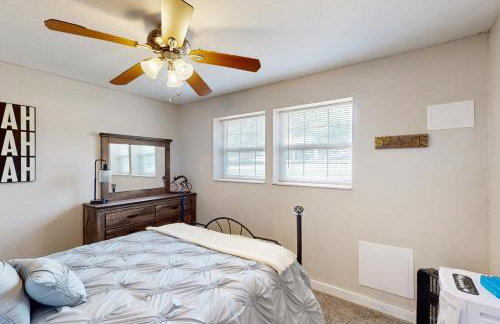 History, Hikes and Cozy Nights Parowan Gem with Deck! - Foto 16