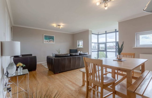 Bright, Modern One-bed With Stunning View of Thames - Foto 11