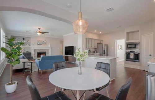 Pearl White Dream Home With Private Pool & Theatre - Foto 14