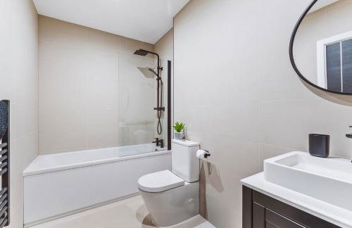 Stylish new-build, FREE parking, 10 minutes to NEC & BHX airport - Foto 8