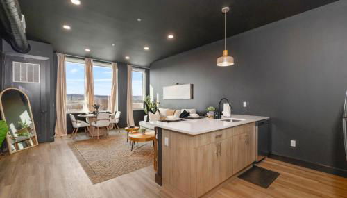 Luxe 1br- Free Parking-King Bed - Foto 2