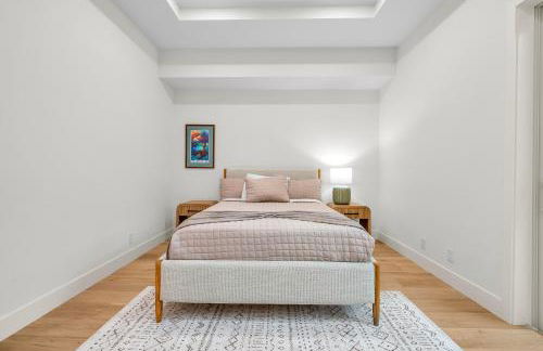 Spacious, Elegant 5 Bed, Best Pool, All New, Close to Beach and Atlantic Ave - Photo 13