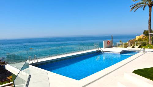SeaFront DeLuxe, vistas al mar, acceso directo a playa y piscina - Foto 4