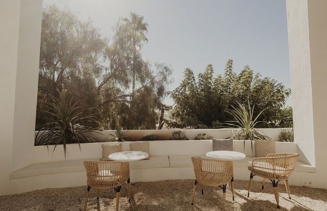 Comfy Studios Hotel - Photo 58