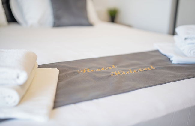 Poolside Hideout Apartments - Photo 7