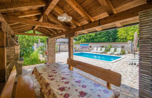 Villa Sandi, mediterranean Villa with pool and jacuzzi - Foto 13