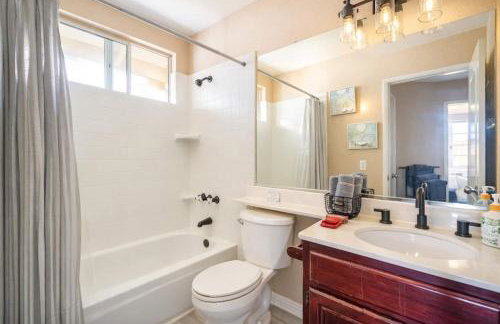 Peaceful Poolside Perfection near Wine Country - Foto 15