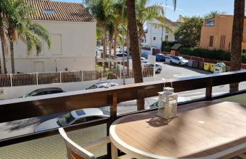 Apartamento en complejo residencial con piscina - Foto 7