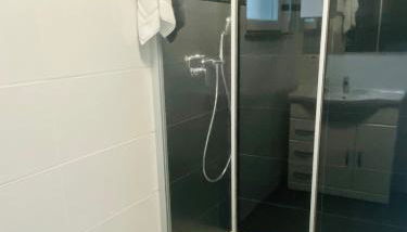 Monteurzimmer Ferienwohnung Kati Apt 2 - Foto 2, Shower