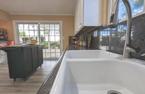 4 BR Encino Home w/ Amazing Yard, Near Everything - Foto 28