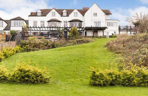 Riverside Manor - Photo 9