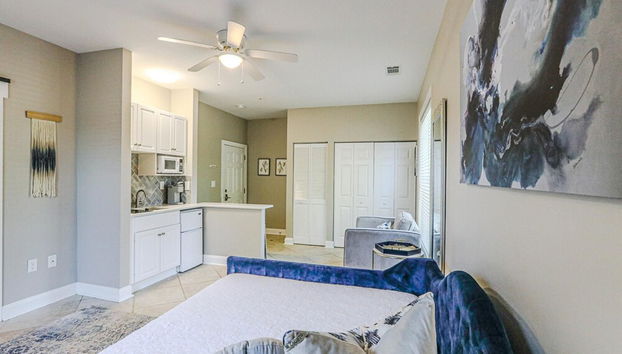 Trendy Blue Studio 10 Min to All Myrtle Beach - Foto 2, Habitación