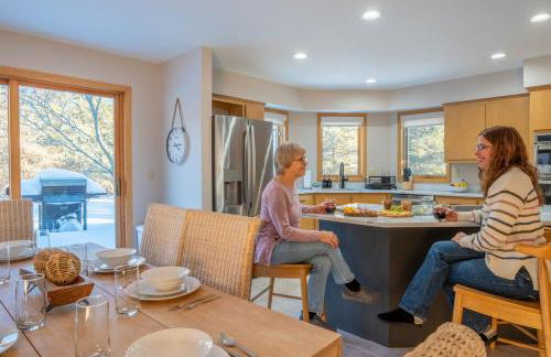 Charming Sister Bay Home Backyard Oasis & HotTub - Foto 15