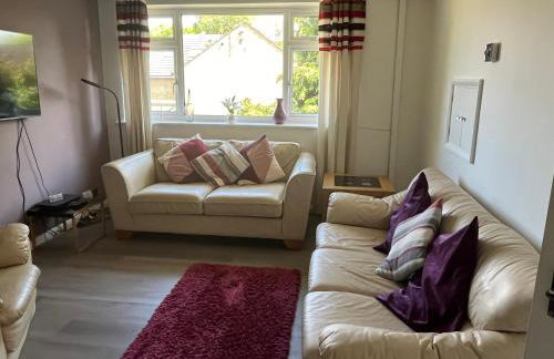 A Home from Home -2 Bed Flat & Free Driveway Parking - Foto 47