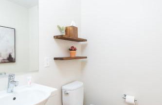 Spacious Luxury 2BR Apt Near Fiserv with Parking - Foto 6