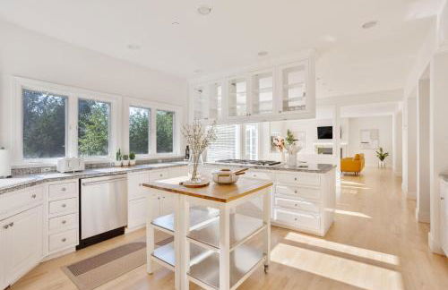 Cascadia Family Mansion, Hot Tub, Game Room, Gym! - Foto 8