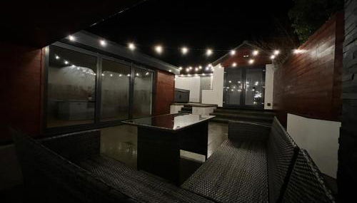 Modern upside down property with hot tub - Foto 3