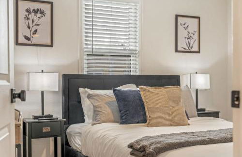 Central Denver Hangout with Huge Backyard - Foto 3