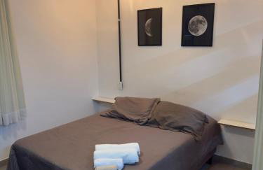 02 - ESTÚDIO NA SAVASSI com Wi-fi, TV, Vaga de garagem, Cozinha completa - Foto 10