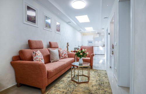 Stylisch und Schick, neue Wohnung, U-Bahn 2 Minuten - Photo 6