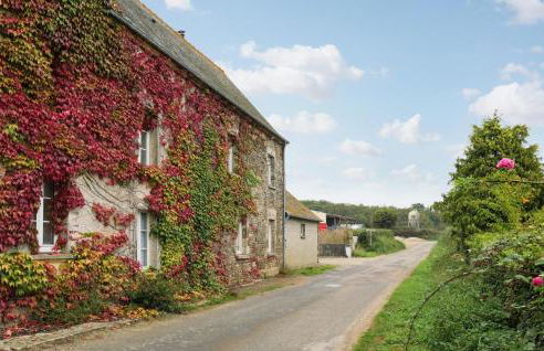 4 Bedroom Pet Friendly Home In Portbail - Photo 12