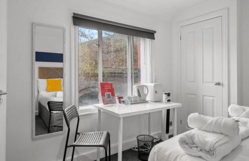 6 BR 4 Bath Central Worcester Sleeps 12 - Foto 44