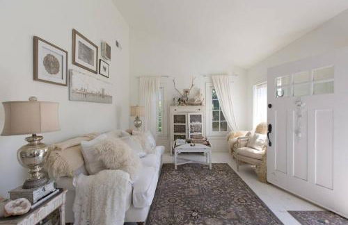 Elegant White Cottage, Venice Beach, California - Foto 23