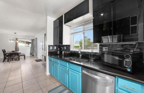 3BR 2BA Home in Palm Springs with Private Pool - Foto 15