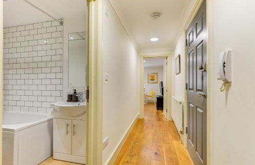 Redhill town centre apartment by Livingo - Foto 8