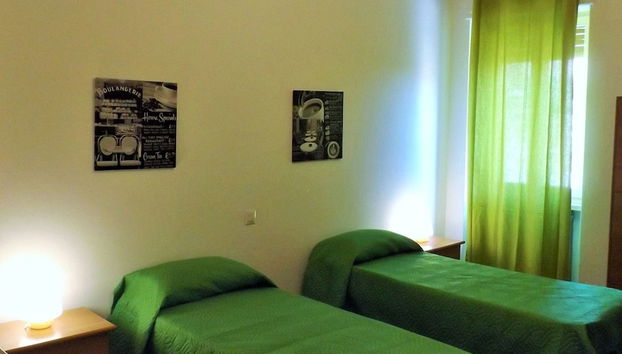 Apartment in Garda Near Lake - Foto 2, Habitación