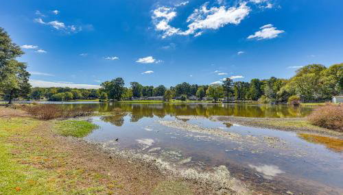 Lakeside Cedar Pines Bungalow 5 Mi to Main St! - Foto 3