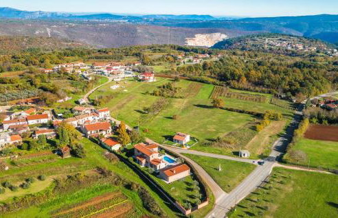 Pet Friendly Home In Barban With Sauna - Photo 18