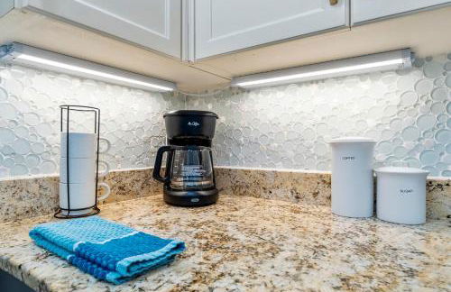 Escape 2 The Beach Daytona Beach FL 2BR 2B as seen on Youtube - Foto 40