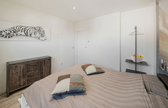 Vintage Holiday Home in Visé Richelle near City Center - Photo 3