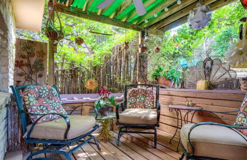 Exotic Home with Patio and Grill Walk to Canyon Lake! - Foto 7