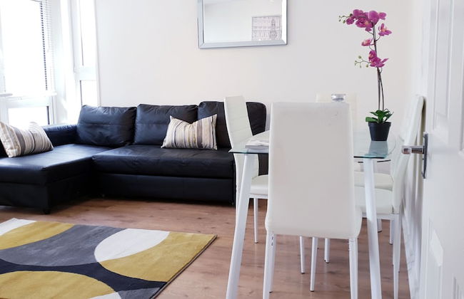 Heart Of Royal Woolwich Arsenal - Photo 8