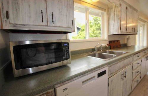 Cheerful 3 Bedroom on a Park 10 Miles from Eugene - Foto 5