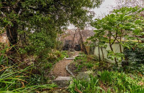 Stylish and Central Cottage Home in Montpelier - Foto 30