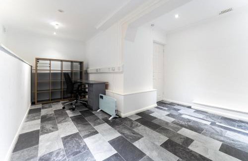 Purley House-Sleeps 8-Near Gatwick-Games Room - Foto 24