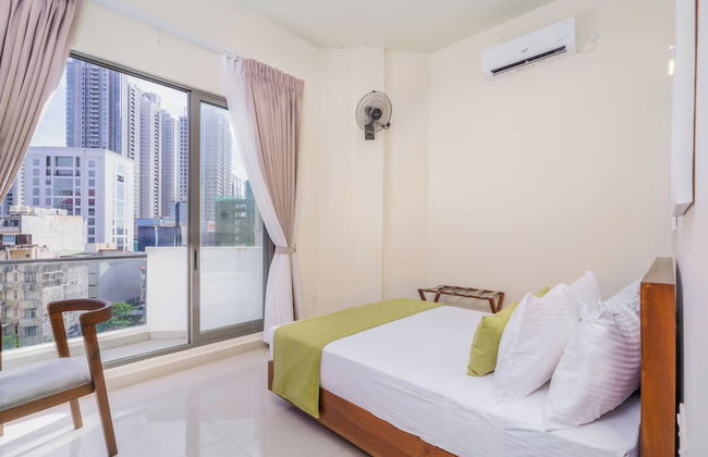 Marine Suites - Photo 15