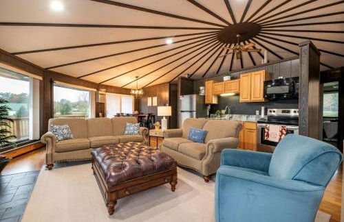 Stunning Cabin Getaway Perfect for Large Groups Situated in Boyne Falls, Michigan - Photo 28