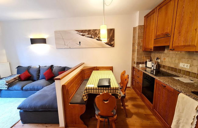 Apartment With Balcony and Mountain Views - Photo 8