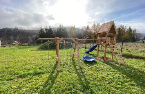 Górskie Formy - drewniany dom w górach z balią - Foto 13