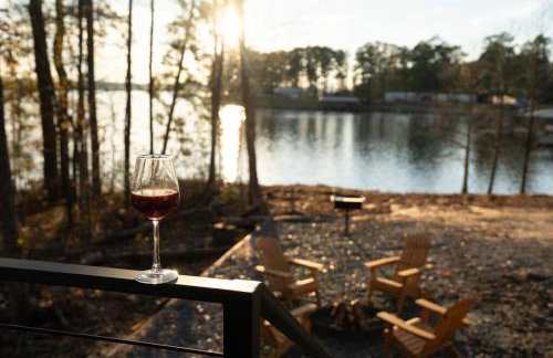 Newly Built, Mid-Lakeside A-Frame with Hot Tub and Steam Shower - Foto 33