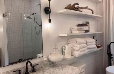 Modern Family 4BR Lake Retreat - Fire Pit - Dock - Foto 33