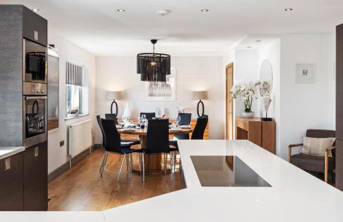 Oaktree Lodge - Luxury Cottage, Hot Tub, Sea Views - Foto 16